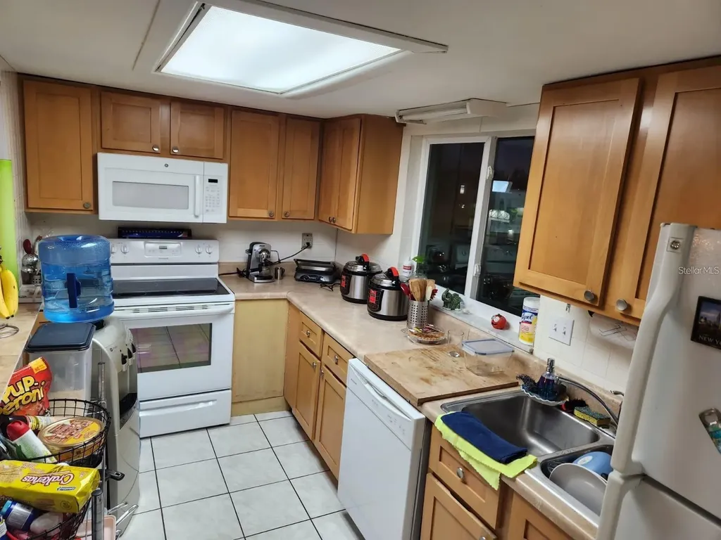 3801 S Lake Drive Tampa FL 33614