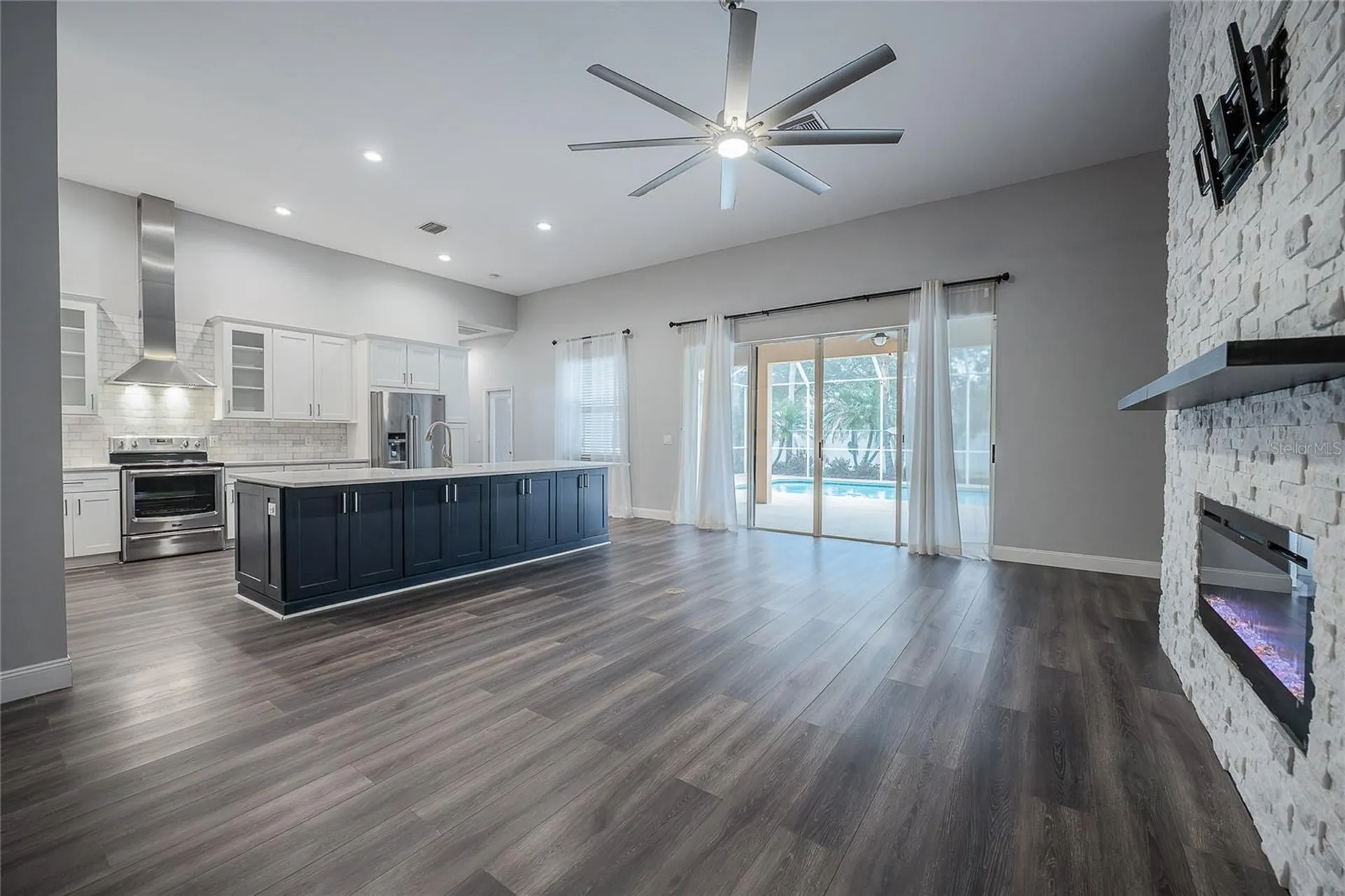 2706 Durant Trails Boulevard Dover FL 33527