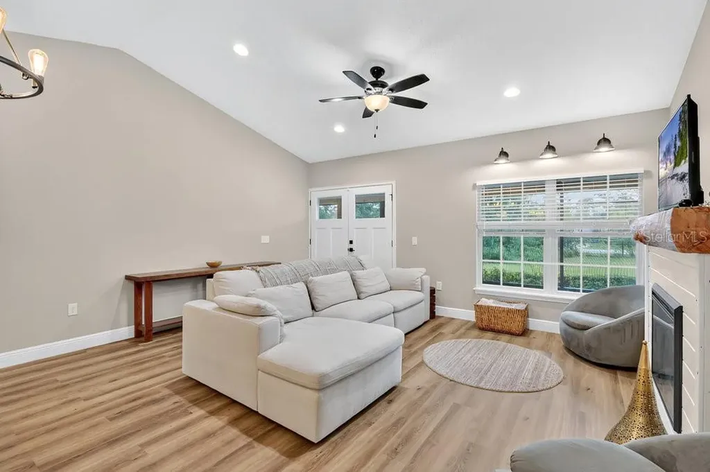 9054 Lincoln Road St Cloud FL 34773