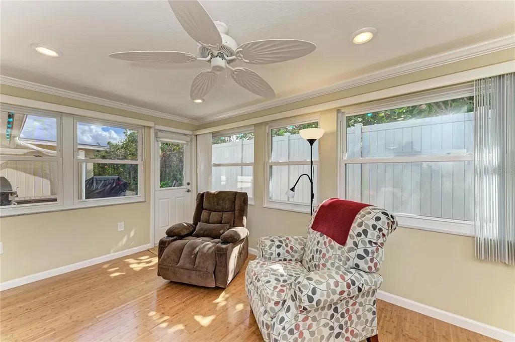 390 301 Boulevard W Bradenton FL 34205