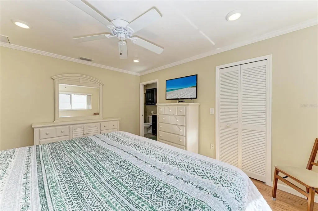 390 301 Boulevard W Bradenton FL 34205