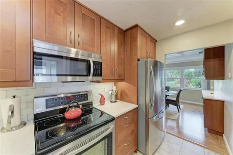390 301 Boulevard W Bradenton FL 34205