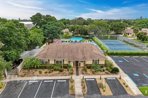 390 301 Boulevard W Bradenton FL 34205
