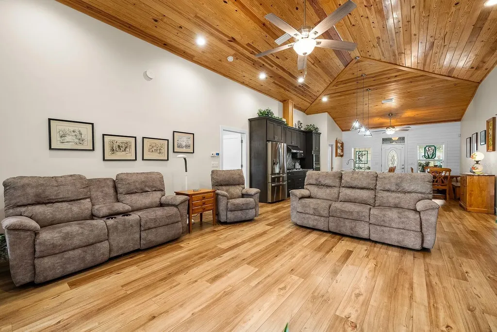 8449 Lilly Lake Road Melrose FL 32666