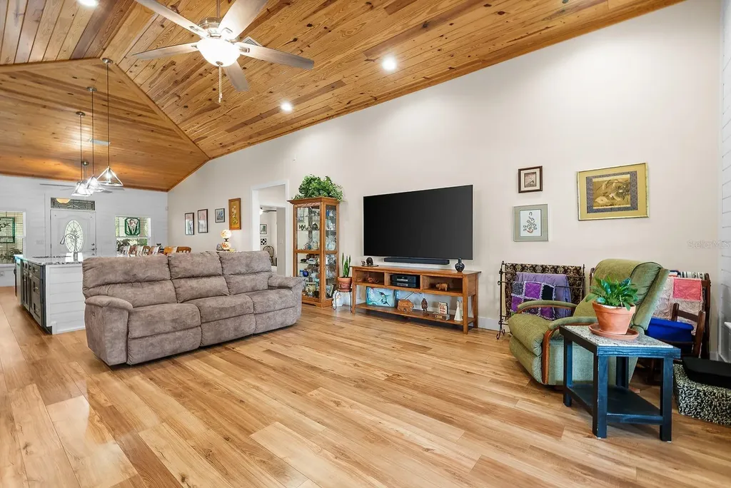 8449 Lilly Lake Road Melrose FL 32666