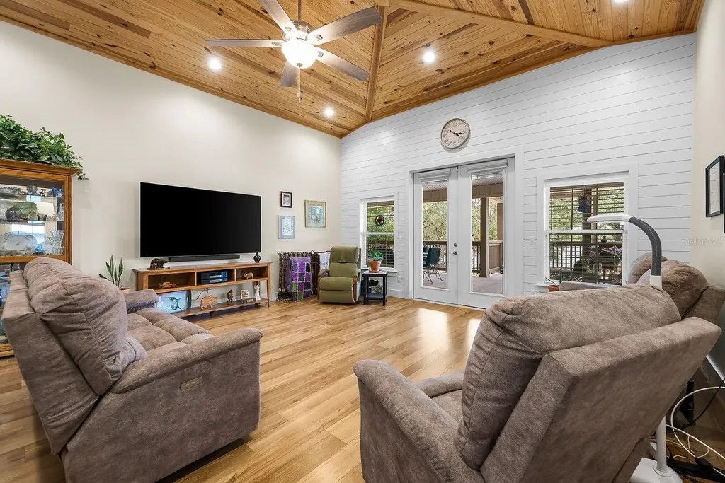 8449 Lilly Lake Road Melrose FL 32666