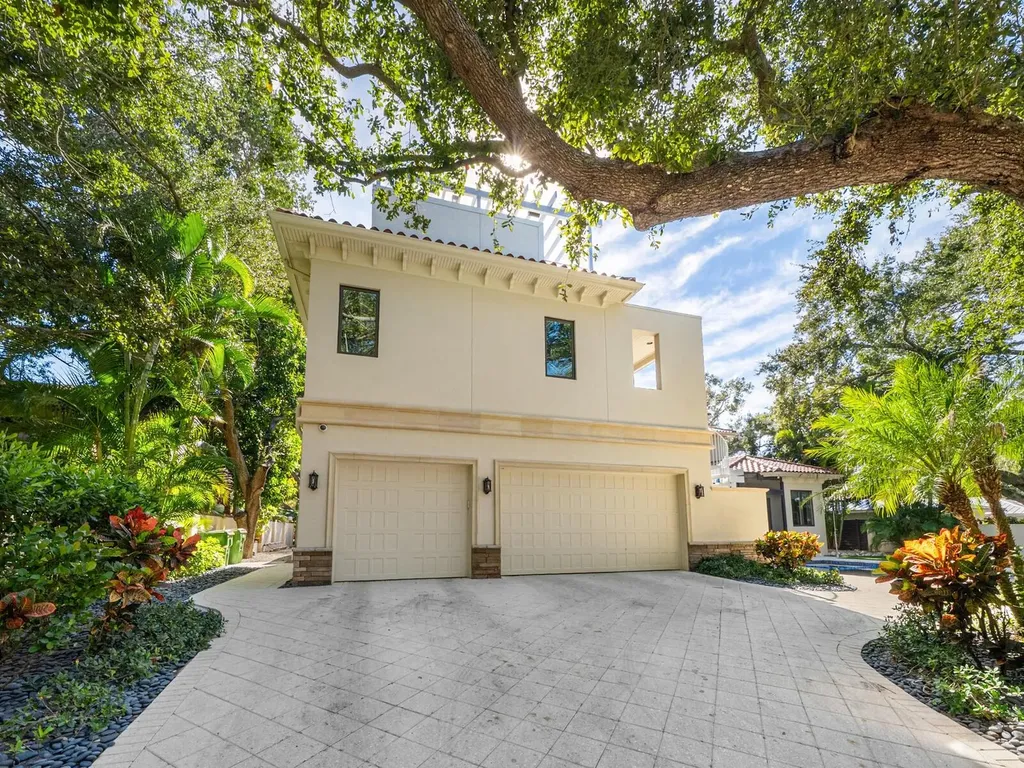 1655 South Drive Sarasota FL 34239