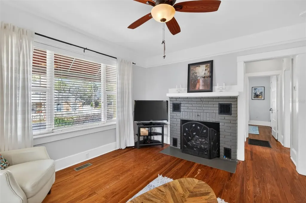 342 S Clayton Street Mount Dora FL 32757