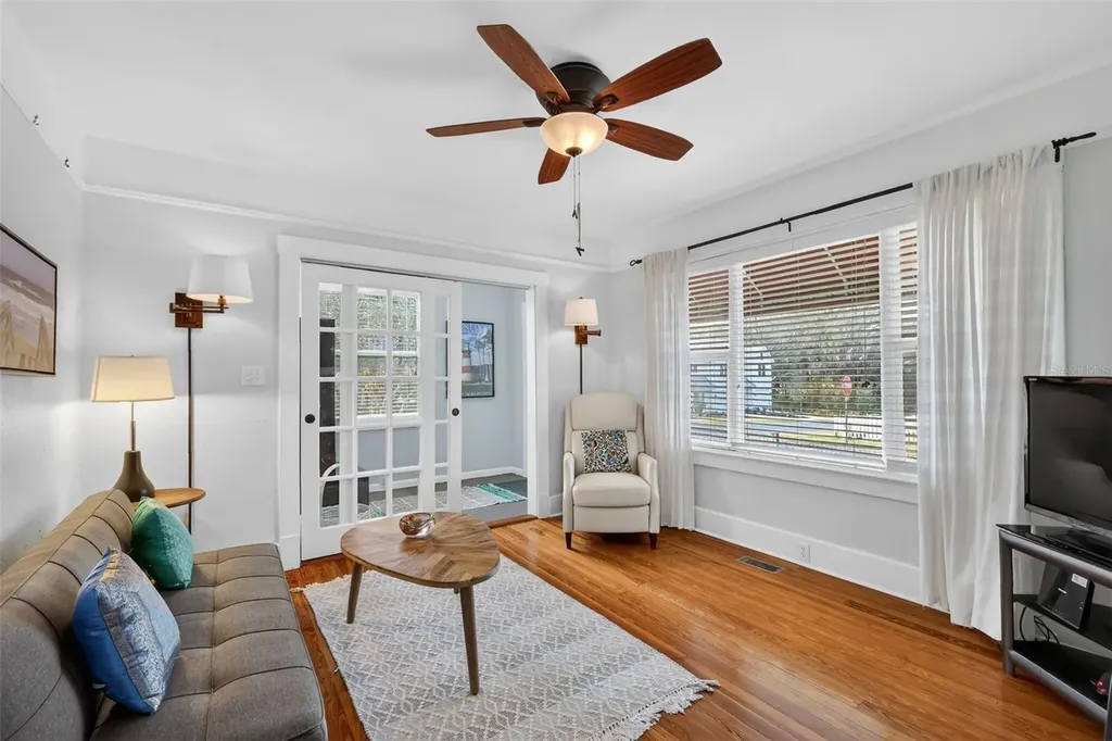 342 S Clayton Street Mount Dora FL 32757
