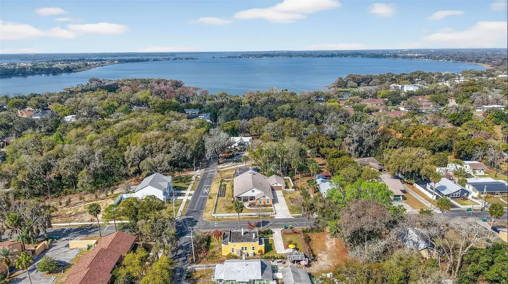 342 S Clayton Street Mount Dora FL 32757