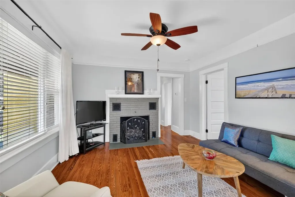 342 S Clayton Street Mount Dora FL 32757