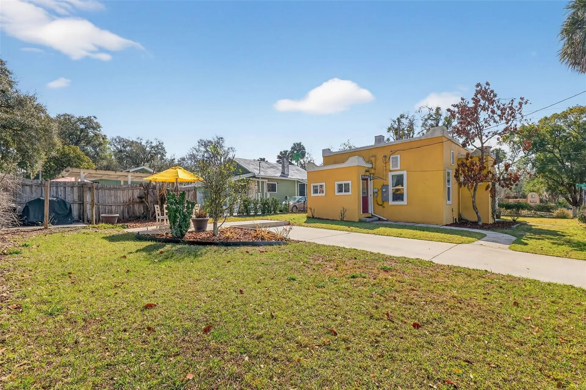 342 S Clayton Street Mount Dora FL 32757
