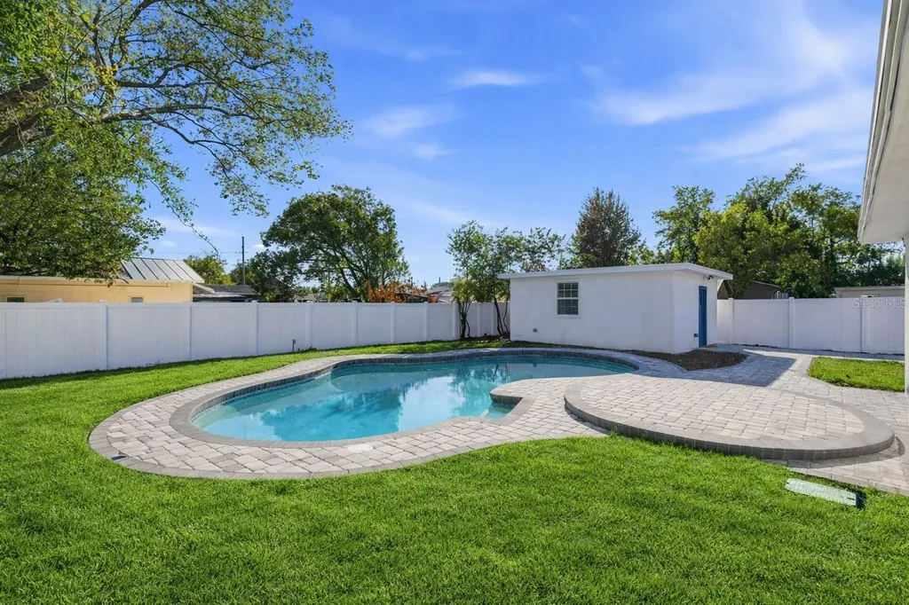 2116 W Sewaha Street Tampa FL 33612