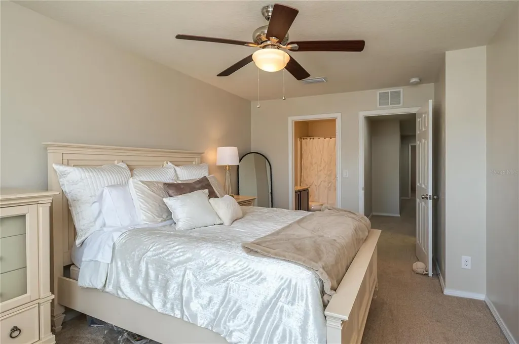 4953 White Sanderling Court Tampa FL 33619