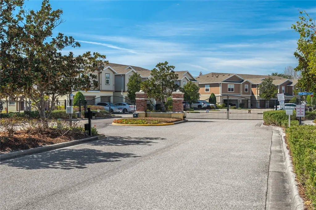 4953 White Sanderling Court Tampa FL 33619