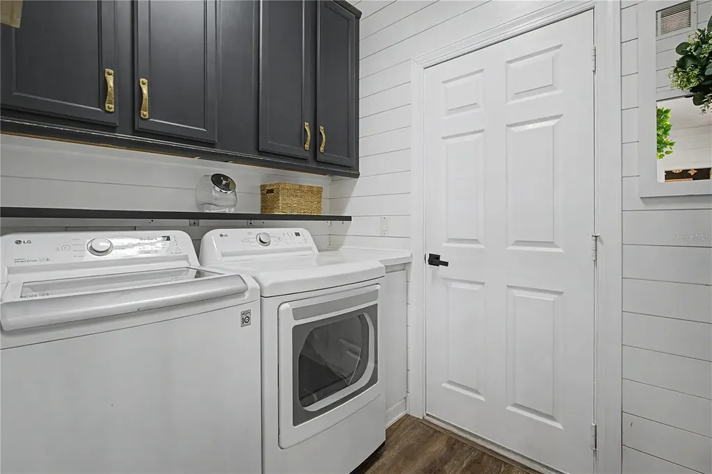 7797 Arolla Pine Boulevard Sarasota FL 34240