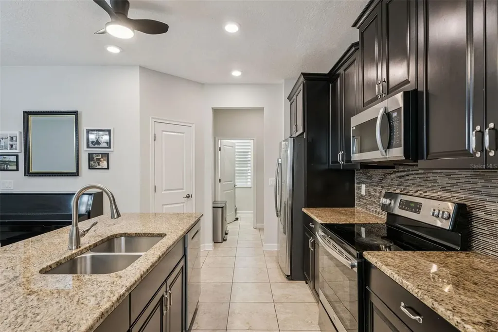 4633 Fairy Tale Circle Kissimmee FL 34746