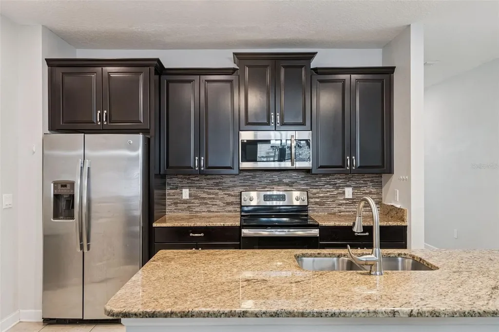 4633 Fairy Tale Circle Kissimmee FL 34746