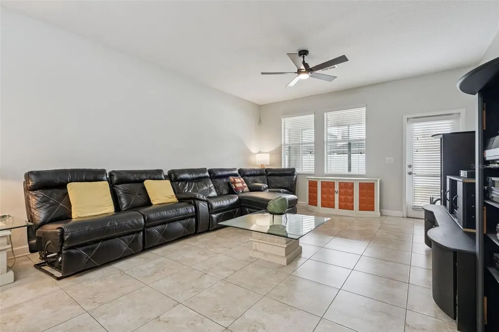 4633 Fairy Tale Circle Kissimmee FL 34746