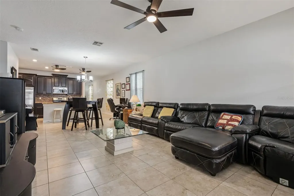 4633 Fairy Tale Circle Kissimmee FL 34746