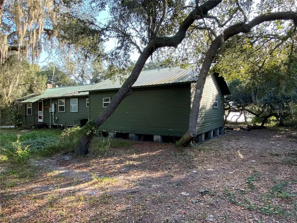 10819 SE 190th Court Ocklawaha FL 32179