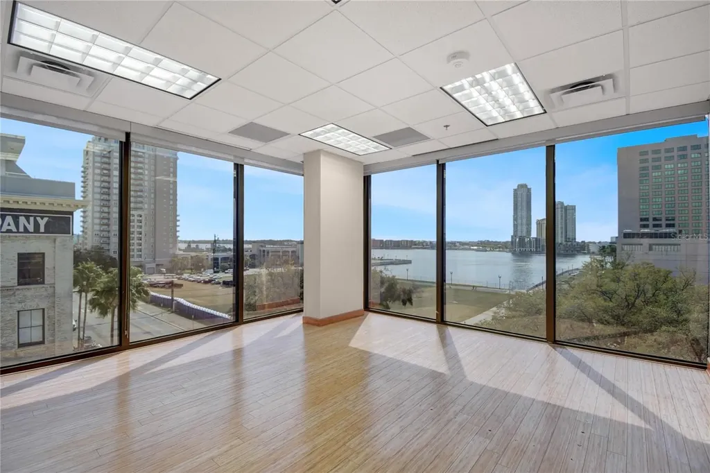 233 E Bay Street Jacksonville FL 32202