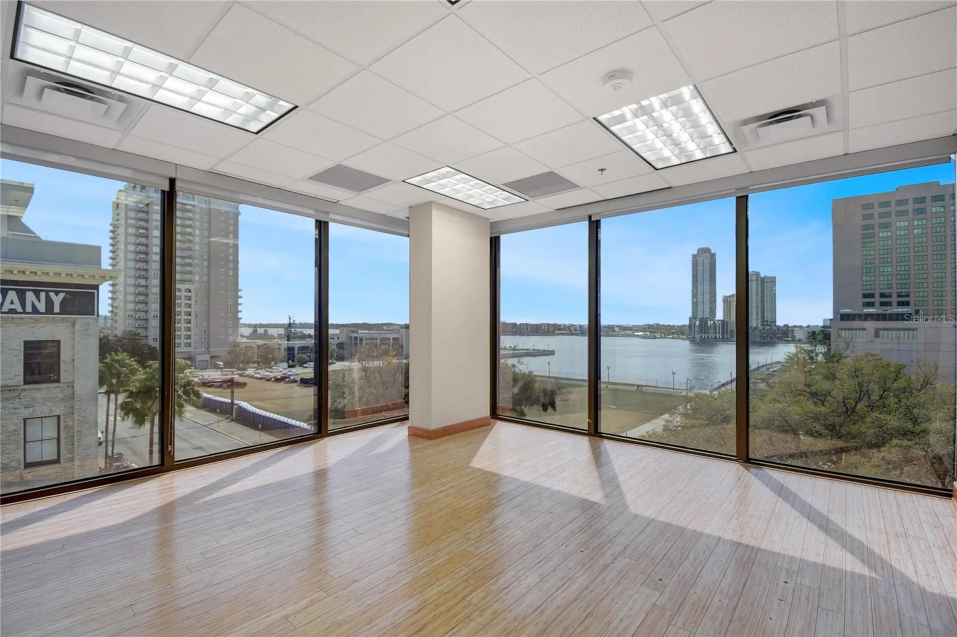 233 E Bay Street Jacksonville FL 32202