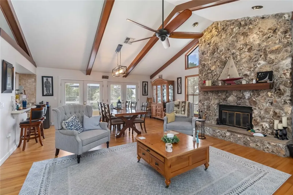 999 Fairview Avenue Mount Dora FL 32757