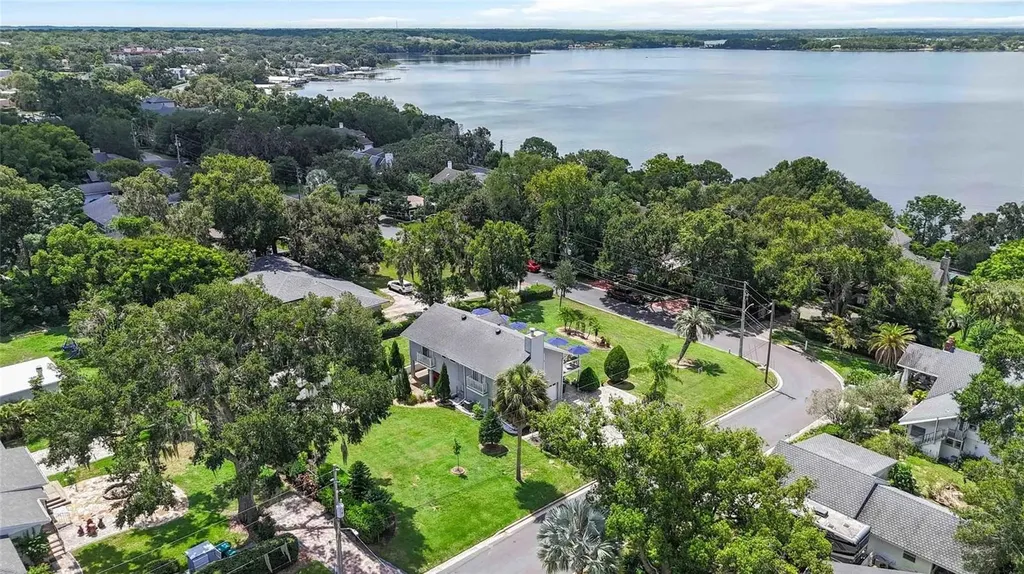 999 Fairview Avenue Mount Dora FL 32757