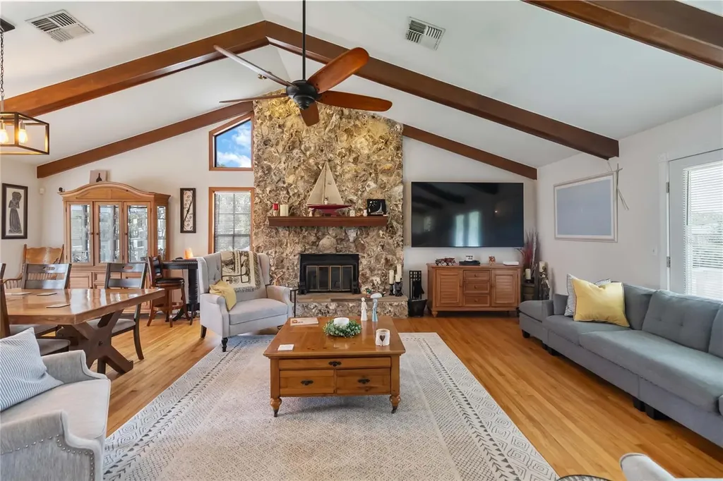 999 Fairview Avenue Mount Dora FL 32757