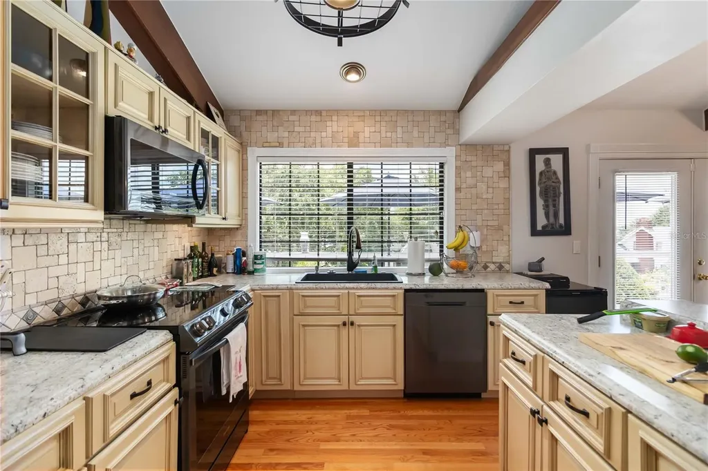 999 Fairview Avenue Mount Dora FL 32757