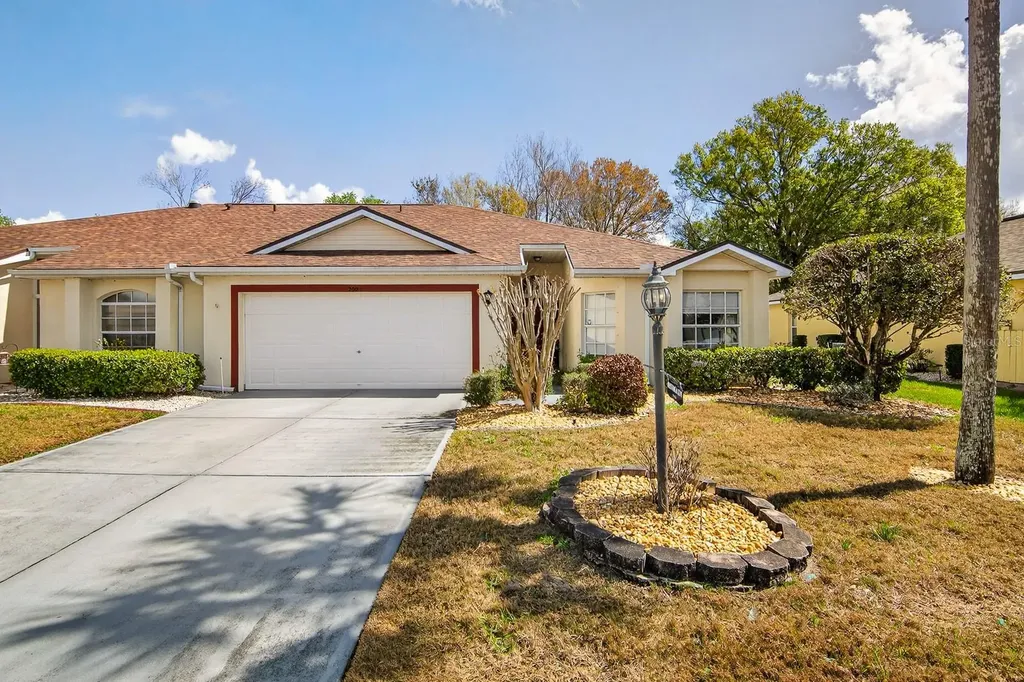 2005 Gardenia Landings Lane Sun City Center FL 33573