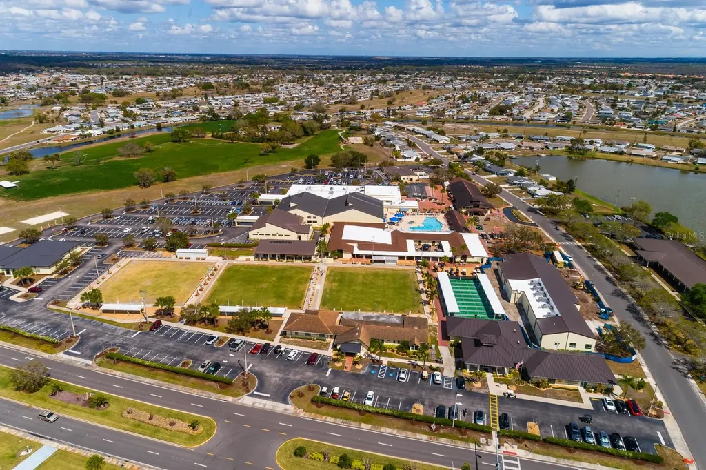 2005 Gardenia Landings Lane Sun City Center FL 33573