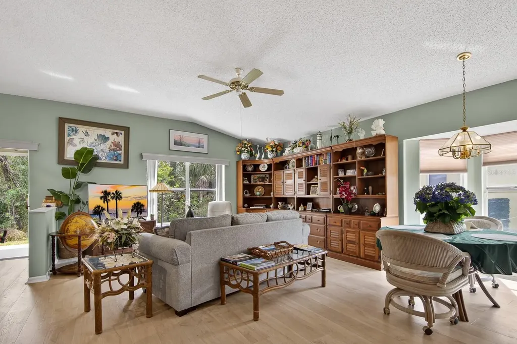 2005 Gardenia Landings Lane Sun City Center FL 33573