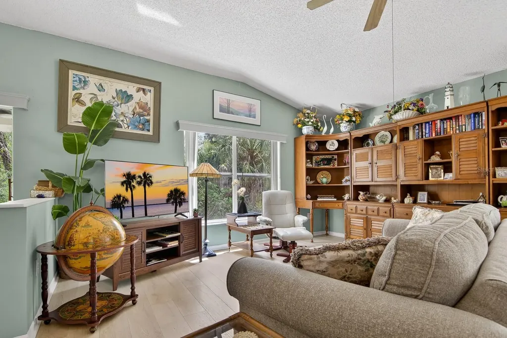 2005 Gardenia Landings Lane Sun City Center FL 33573
