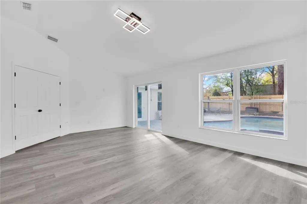 1120 Dunbridge Street Apopka FL 32703
