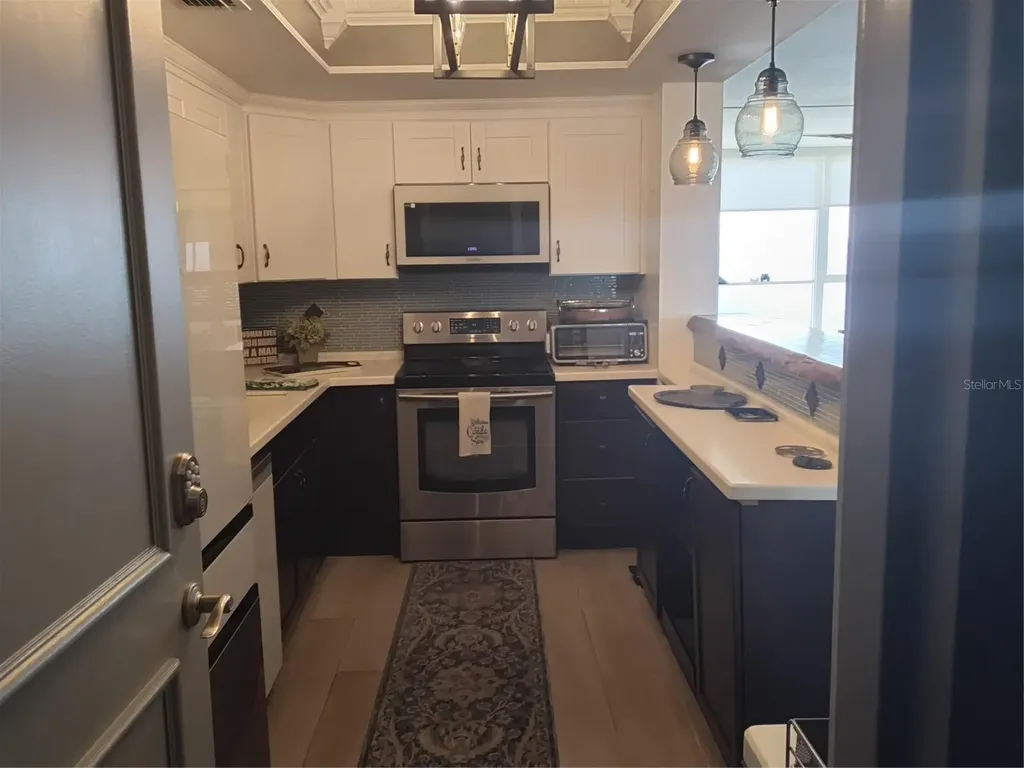 7100 Sunshine Skyway Lane S St Petersburg FL 33711