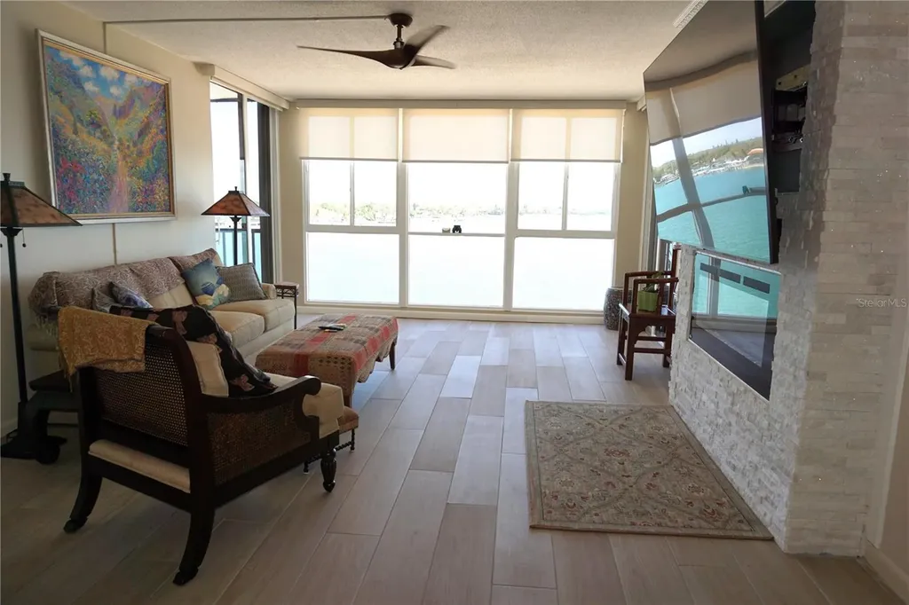 7100 Sunshine Skyway Lane S St Petersburg FL 33711
