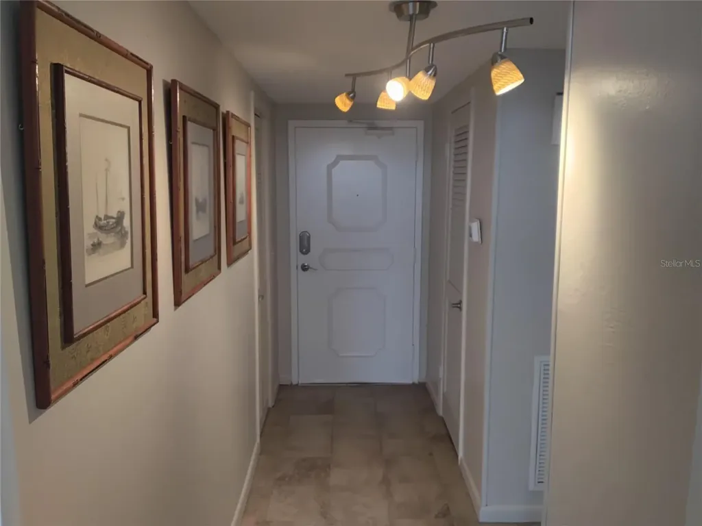 7100 Sunshine Skyway Lane S St Petersburg FL 33711