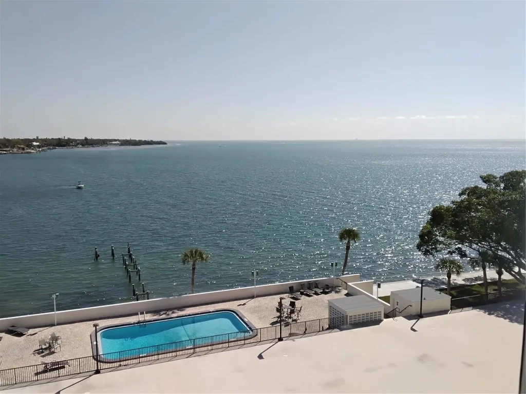 7100 Sunshine Skyway Lane S St Petersburg FL 33711
