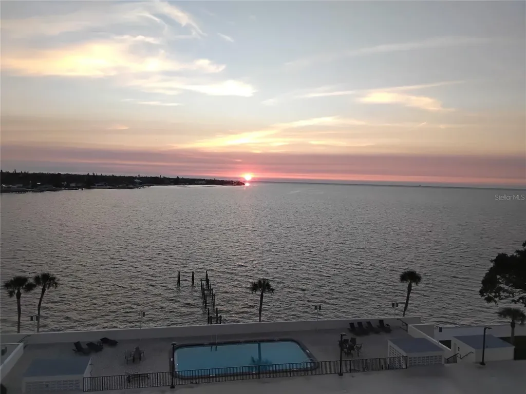 7100 Sunshine Skyway Lane S St Petersburg FL 33711