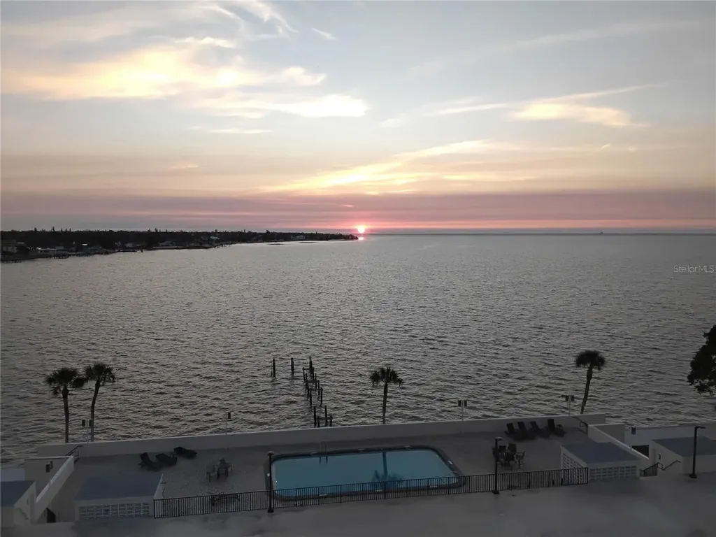 7100 Sunshine Skyway Lane S St Petersburg FL 33711