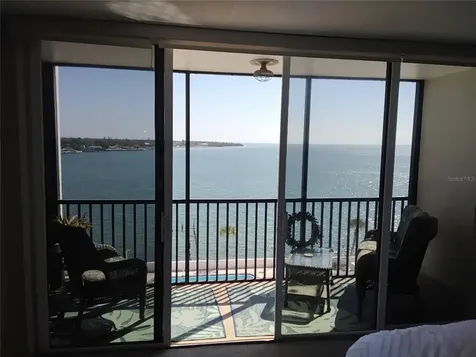 7100 Sunshine Skyway Lane S St Petersburg FL 33711