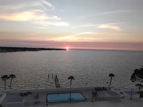 7100 Sunshine Skyway Lane S St Petersburg FL 33711