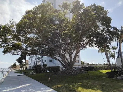 7100 Sunshine Skyway Lane S St Petersburg FL 33711