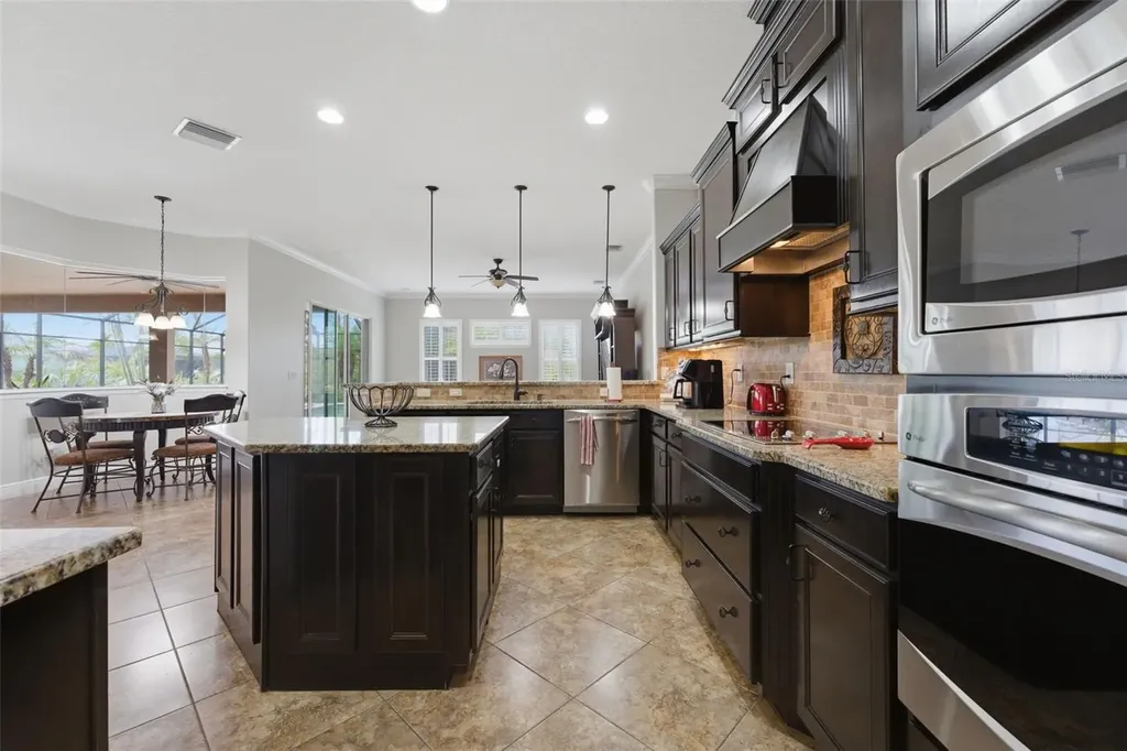 112 170th Street E Bradenton FL 34212