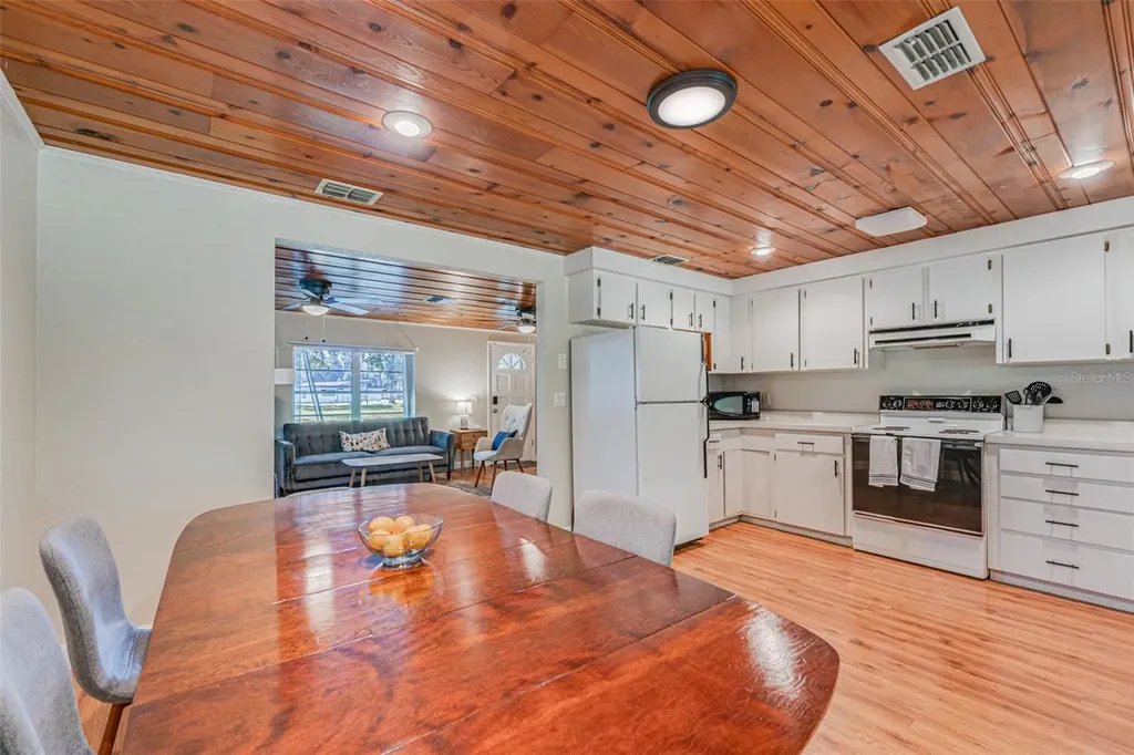 8585 W Miss Maggie Drive Homosassa FL 34448