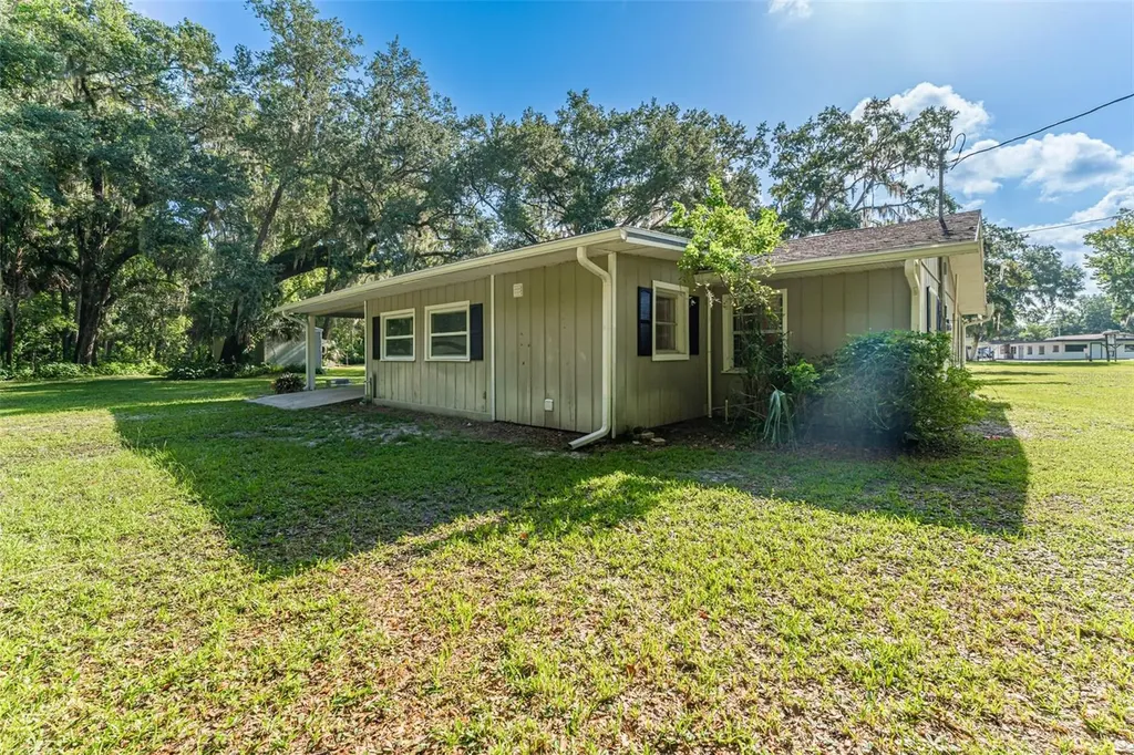 8585 W Miss Maggie Drive Homosassa FL 34448