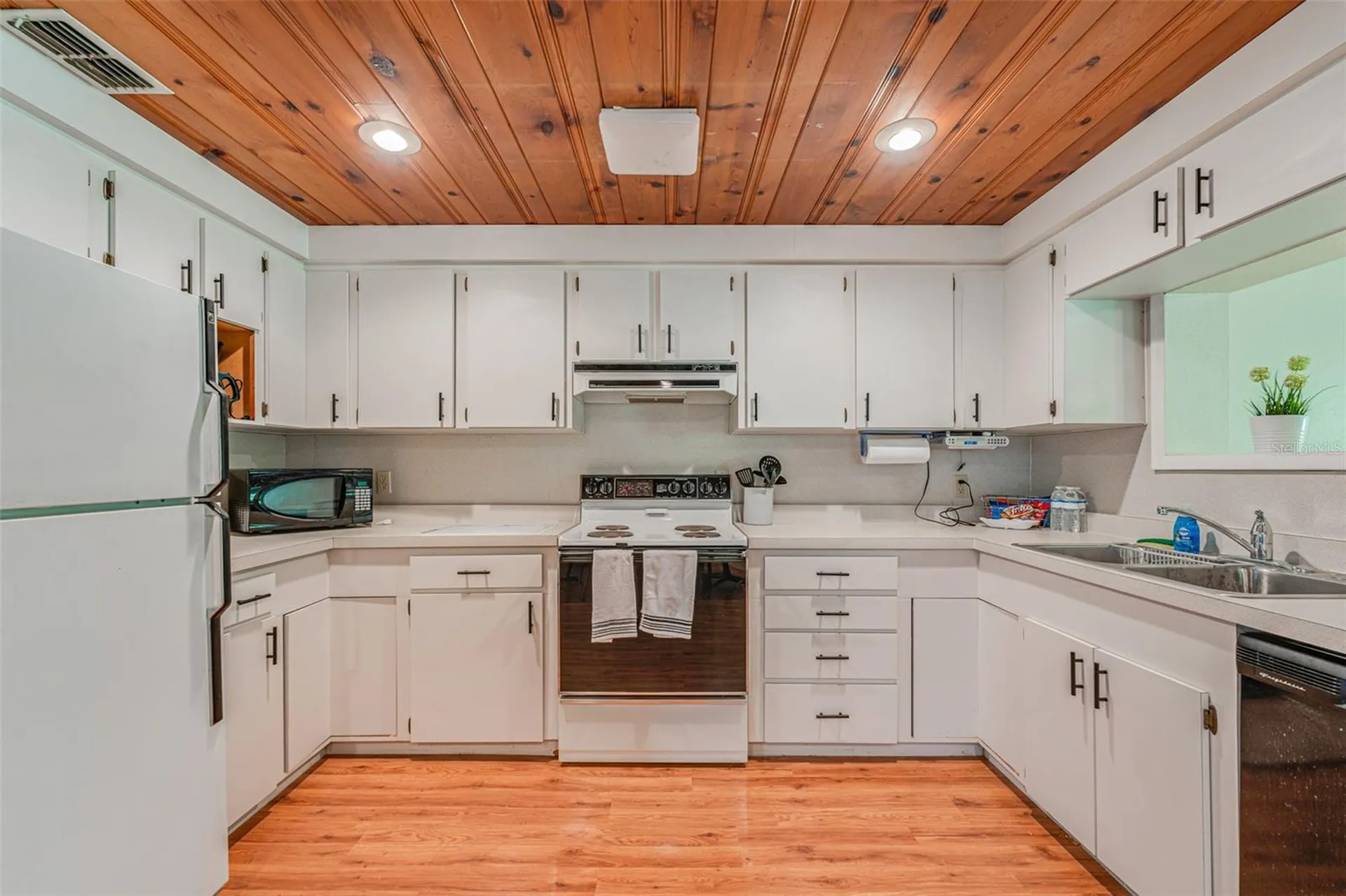8585 W Miss Maggie Drive Homosassa FL 34448