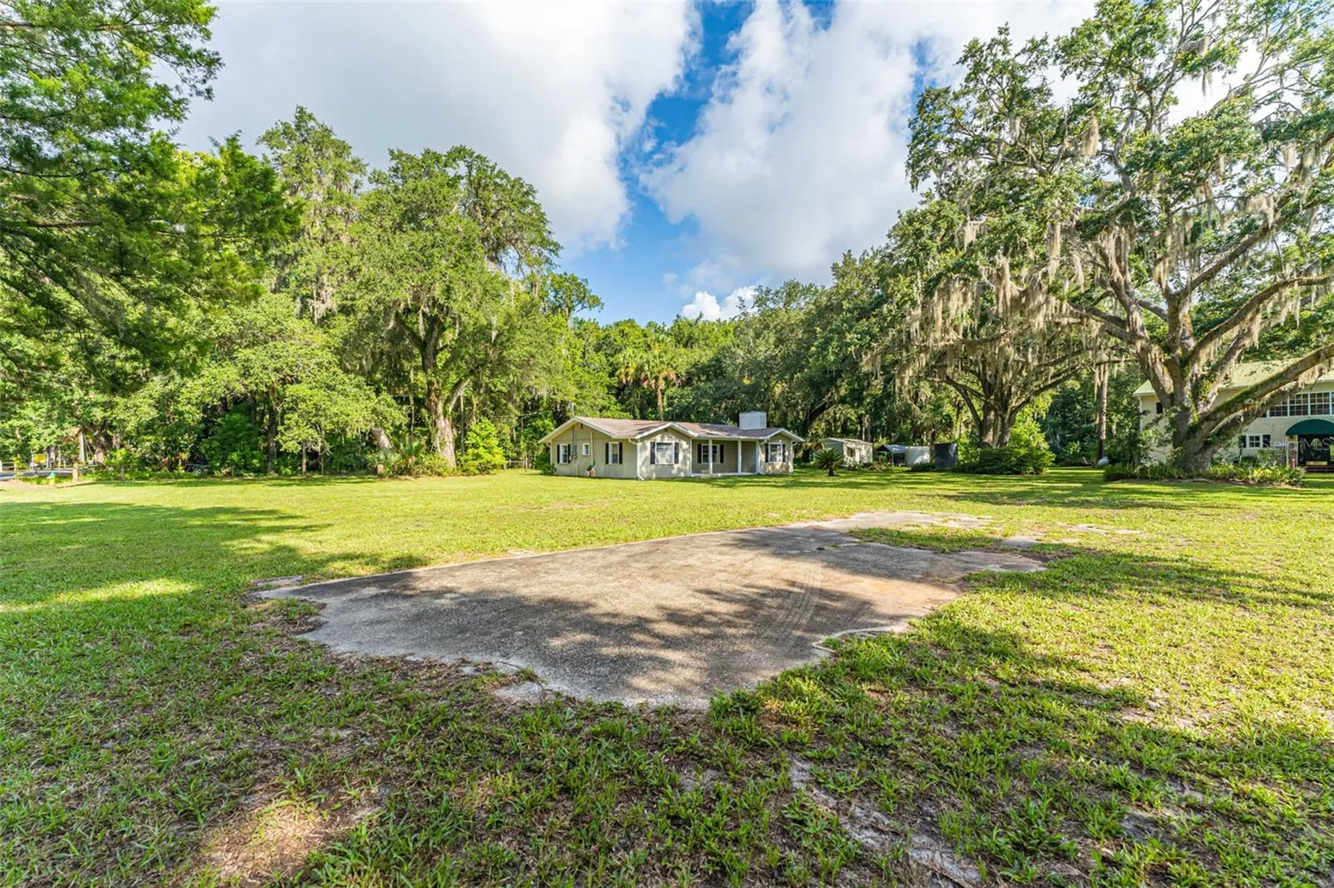 8585 W Miss Maggie Drive Homosassa FL 34448